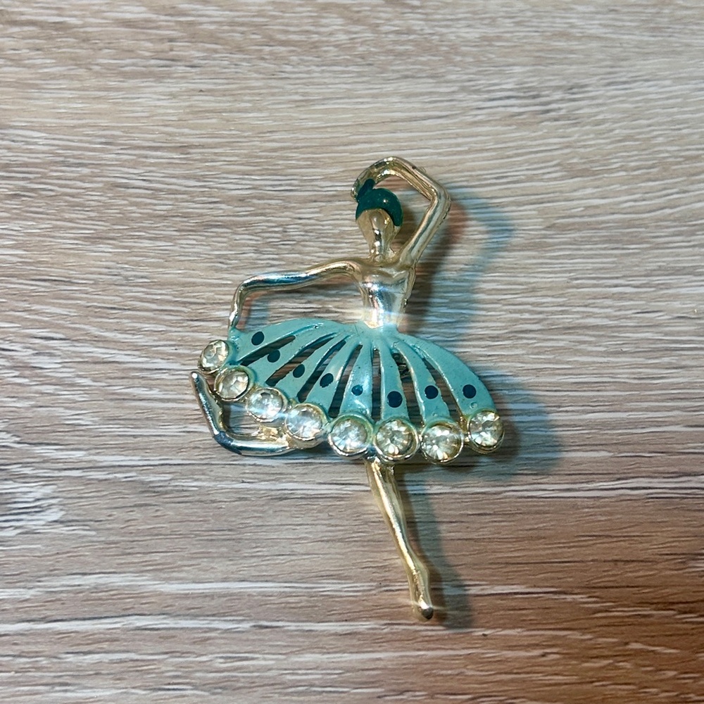 🩰 Vintage Ballerina Brooch – Rhinestone & Enamel Skirt – 1950s Costume Jewelry